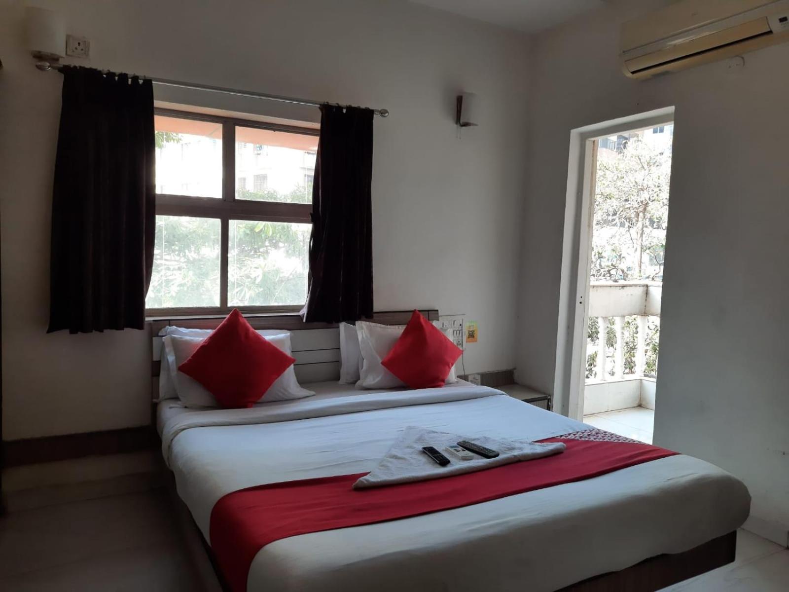 Hotel Saikripa Imperial Даман Экстерьер фото