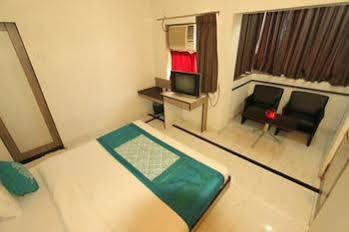 Hotel Saikripa Imperial Даман Экстерьер фото